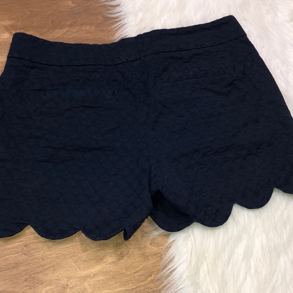 Crown & Ivy size 6 navy blue scallop hem shorts - Picture 7 of 7